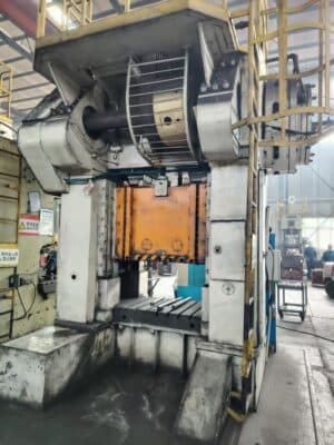Pressa per sbavatura TMP Voronezh KA9033 - 200 ton (Foto 2)