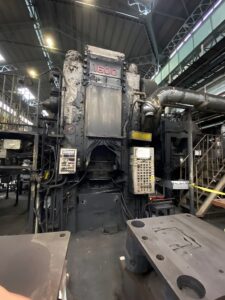 Pressa per stampaggio a caldo National - 1600 ton