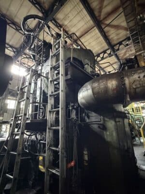 Pressa per stampaggio a caldo Sumitomo FP1600 - 1600 ton (Foto 1)