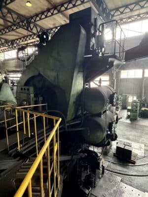 Pressa per stampaggio a caldo Sumitomo FP1600 - 1600 ton (Foto 5)