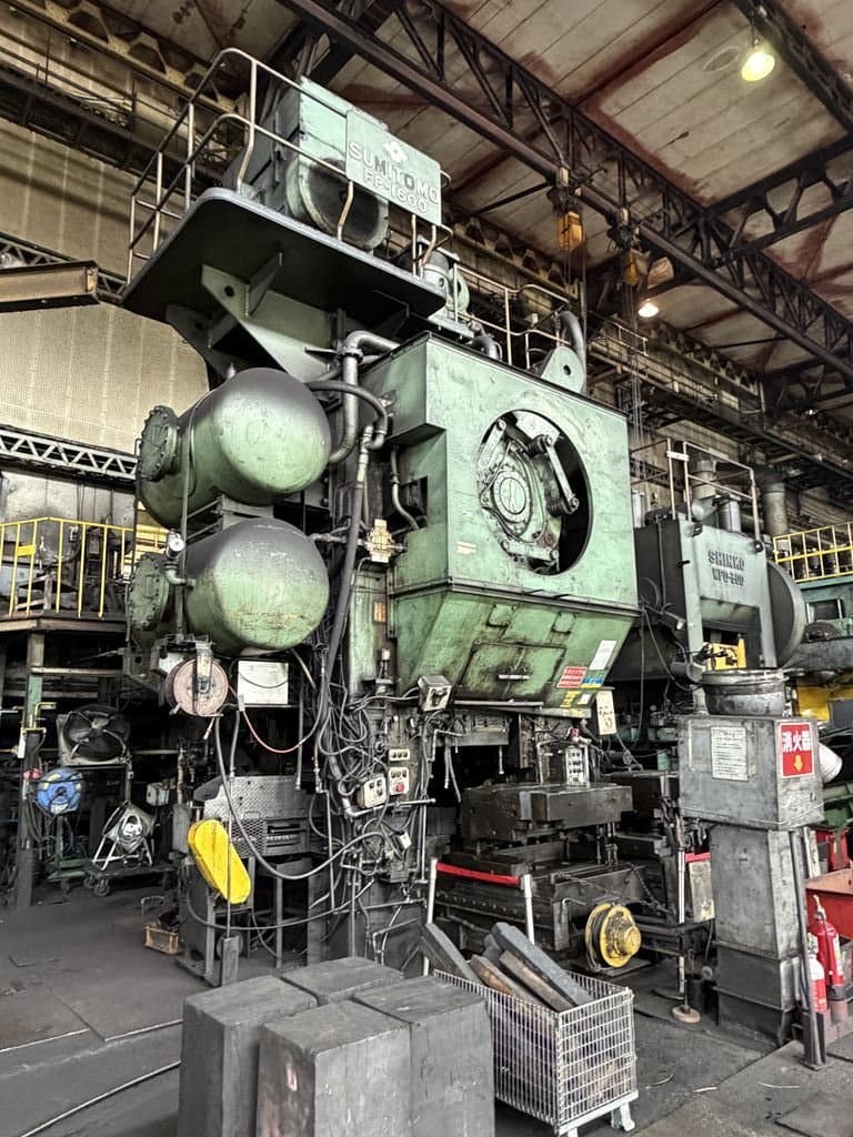 Pressa per stampaggio a caldo Sumitomo FP1600 - 1600 ton