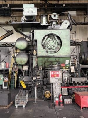 Pressa per stampaggio a caldo Sumitomo FP1600 - 1600 ton (Foto 3)