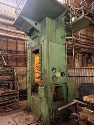 Pressa per sbavatura TMP Voronezh KA2534 - 250 ton (Foto 2)