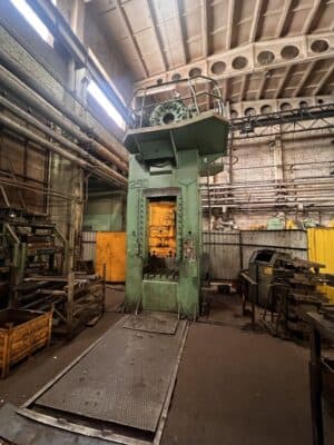 Pressa per sbavatura TMP Voronezh KA2534 - 250 ton (Foto 3)