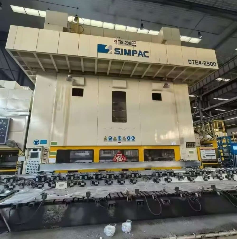 Pressa per stampaggio Simpac DTE4 2500 - 2500 ton