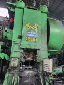 Pressa per stampaggio a caldo TMP Voronezh KB8042 - 1600 ton (ID:S89615) - Dabrox.com