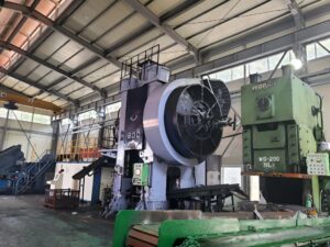 Pressa per stampaggio a caldo TMP Voronezh KB8042 - 1600 ton (ID:S89629) - Dabrox.com