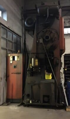 Pressa per stampaggio a caldo Farina GAS 400 - 400 ton (Foto 1)