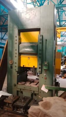 Pressa per estrusione a freddo Barnaul K0034 - 250 ton (Foto 2)