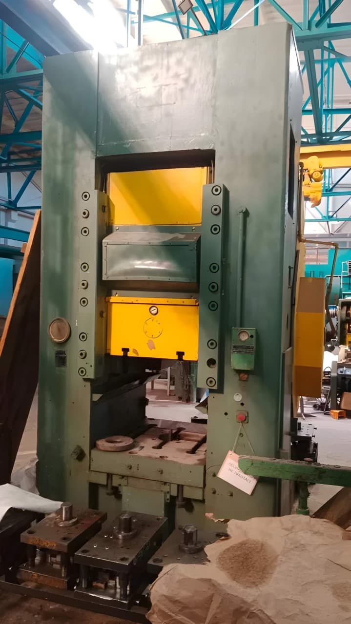 Pressa per estrusione a freddo Barnaul K0034 - 250 ton