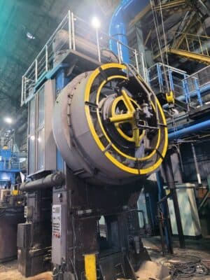 Pressa per stampaggio a caldo TMP Voronezh K8544 - 2500 ton (Foto 3)