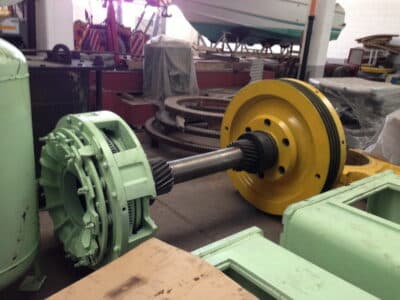 Pressa per sbavatura Kuzlitmash KB9536 - 400 ton  (Foto 6)