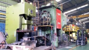 Pressa per stampaggio a caldo TMP Voronezh KB8544 - 2500 ton (ID:76038) - Dabrox.com