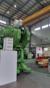 Pressa per stampaggio a caldo Eumuco SP 100 C - 1000 ton (ID:76318) - Dabrox.com
