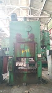 Pressa a sbavare e preformare Ravne Metalna - 250 ton