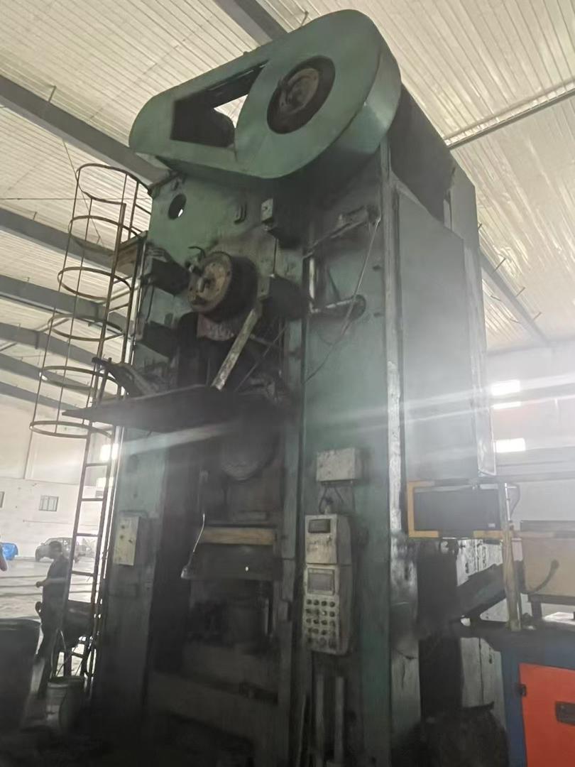 Pressa per stampaggio a caldo Smeral LZK 2500 - 2500 ton (ID:76311) - Dabrox.com