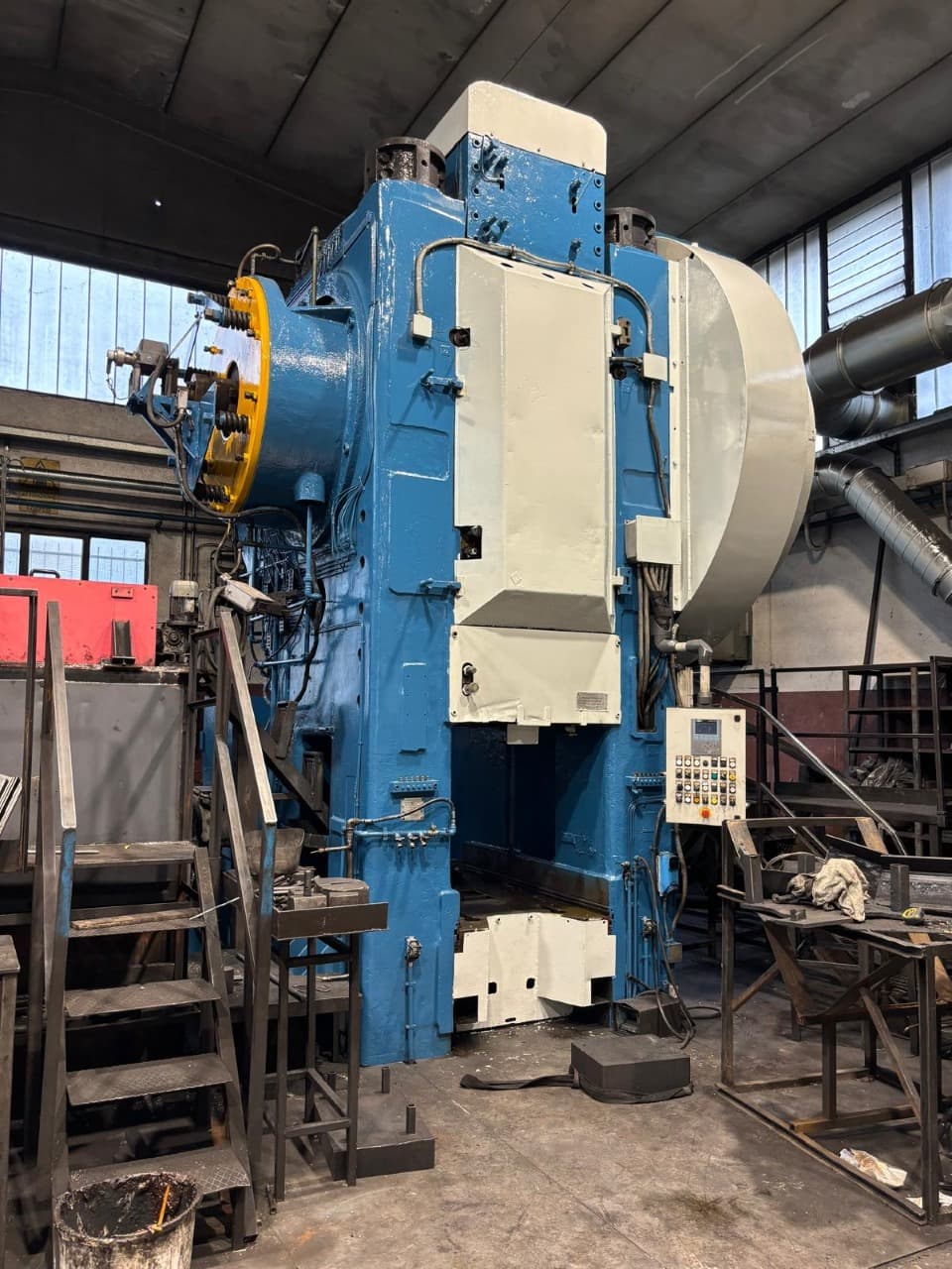 Pressa per forgiatura a caldo Eumuco SP 200 - 2000 ton