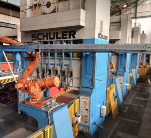 Linea di stampaggio Schuler G2 - 3800 ton (ID:76324) - Dabrox.com