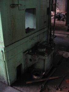Pressa a ginocchiera TMP Voronezh KB8044 - 2500 ton (ID:S85117) - Dabrox.com