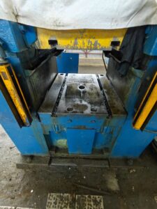 Pressa a ginocchiera Barnaul K8340 - 1000 ton (ID:76328) - Dabrox.com