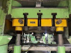 Pressa per stampaggio a freddo Aida PK-200 - 2000 ton (ID:76330) - Dabrox.com