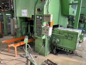 Pressa per stampaggio a freddo Aida PK-200 - 2000 ton (ID:76330) - Dabrox.com