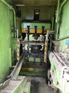 Pressa per stampaggio a freddo Aida PK-200 - 2000 ton (ID:76330) - Dabrox.com