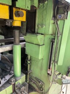 Pressa per stampaggio a freddo Aida PK-200 - 2000 ton (ID:76330) - Dabrox.com