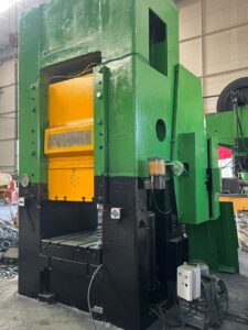 Pressa a ginocchiera Barnaul  - 1600 ton