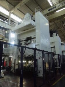 Pressa per stampaggio Schuler - 500 ton
