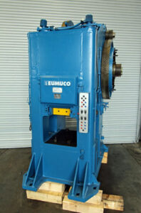 Pressa per stampaggio a caldo Eumuco KSP 65 - 630 ton (ID:S75936) - Dabrox.com
