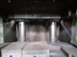 Pressa per stampaggio a caldo TMP Voronezh K8544 - 2500 ton (ID:75709) - Dabrox.com
