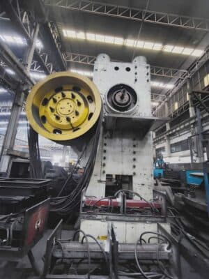 Pressa per forgiatura a caldo NKMZ Kramatorsk 6300 - 6300 ton (Foto 4)